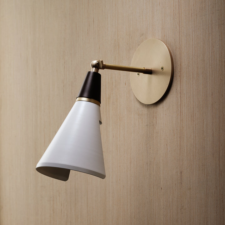Magari Petite (Natural Brass, Perfect White, Dark Bronze Enamel)