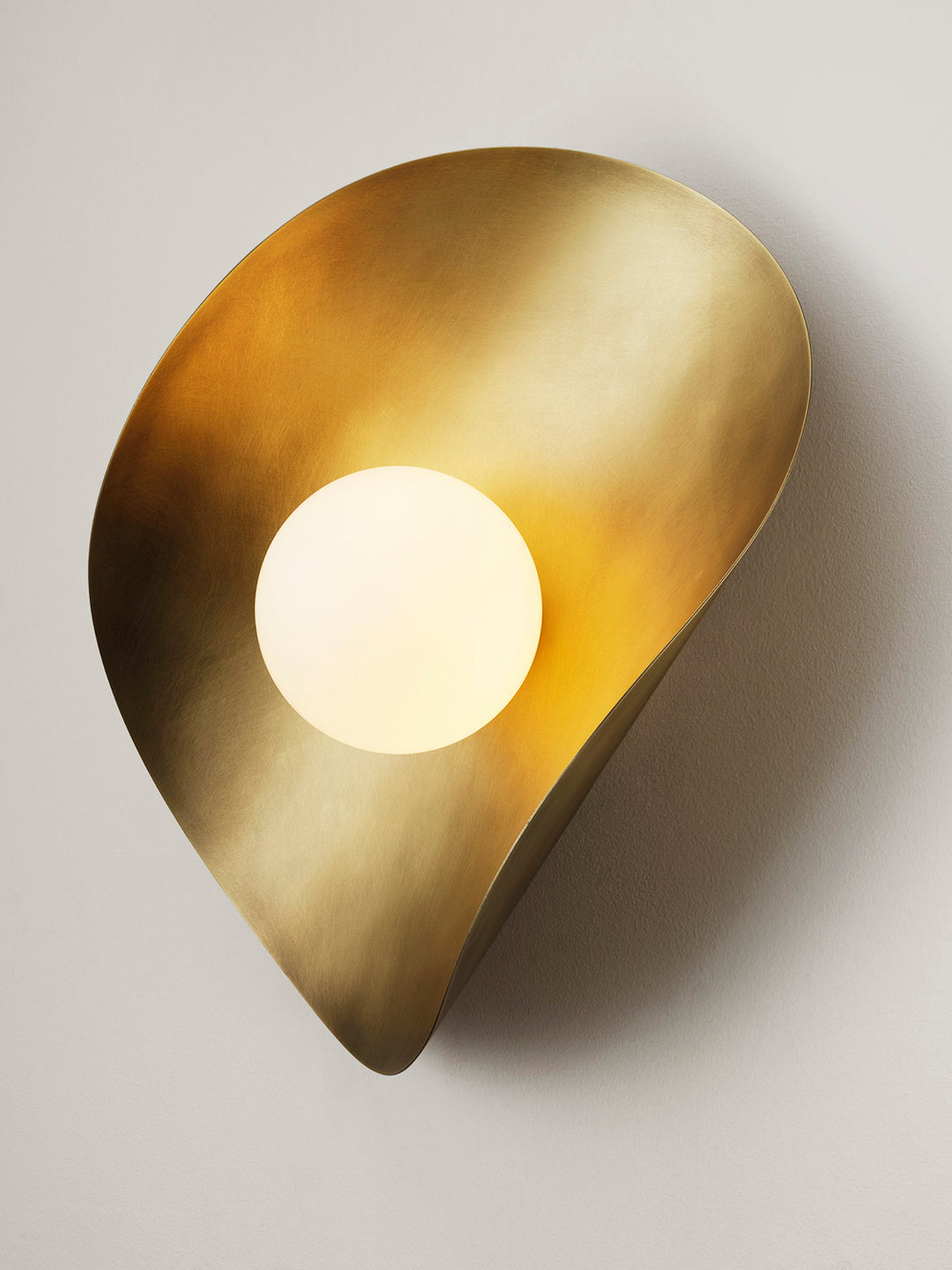 Montera Wall Lamp (Natural Brass)