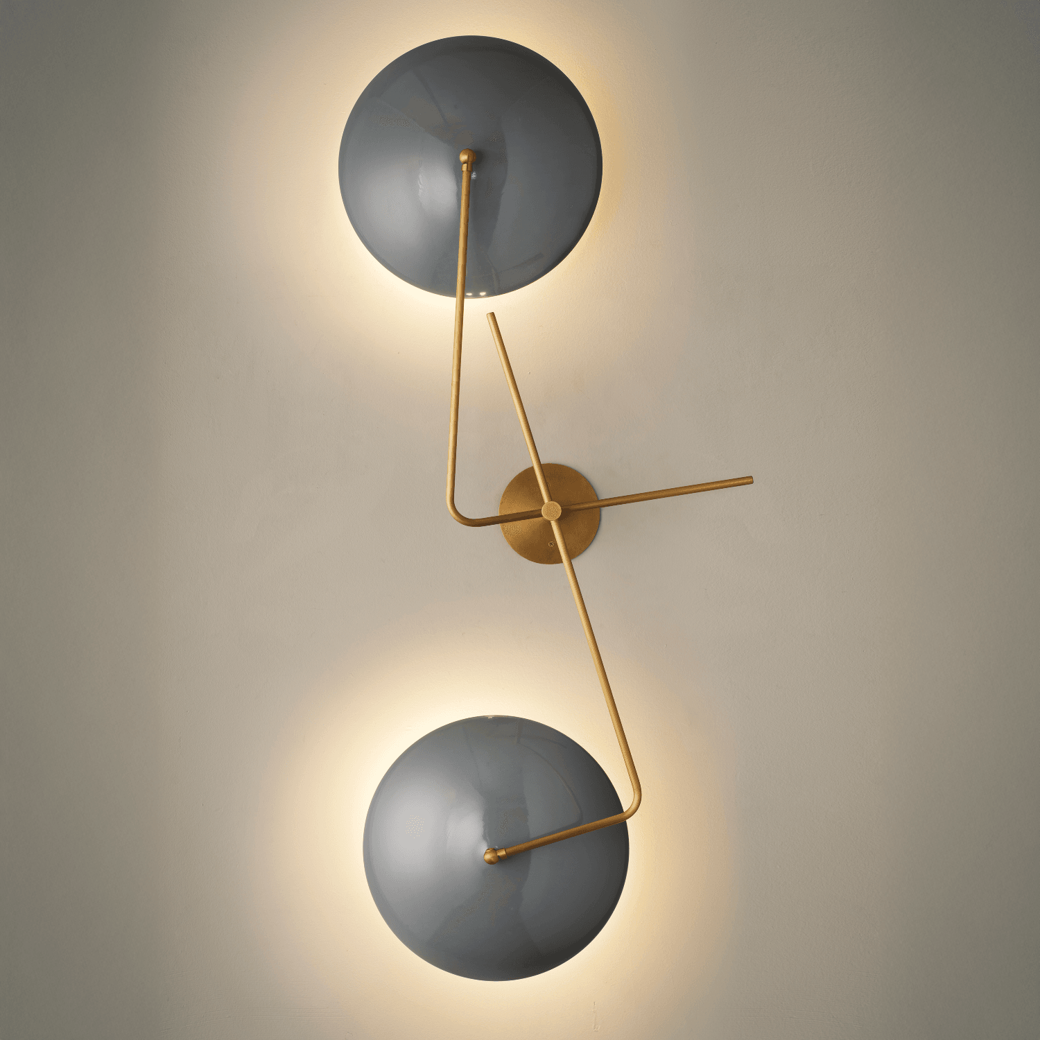 Pianeta Wall Sconce (Slate, Natural Brass)