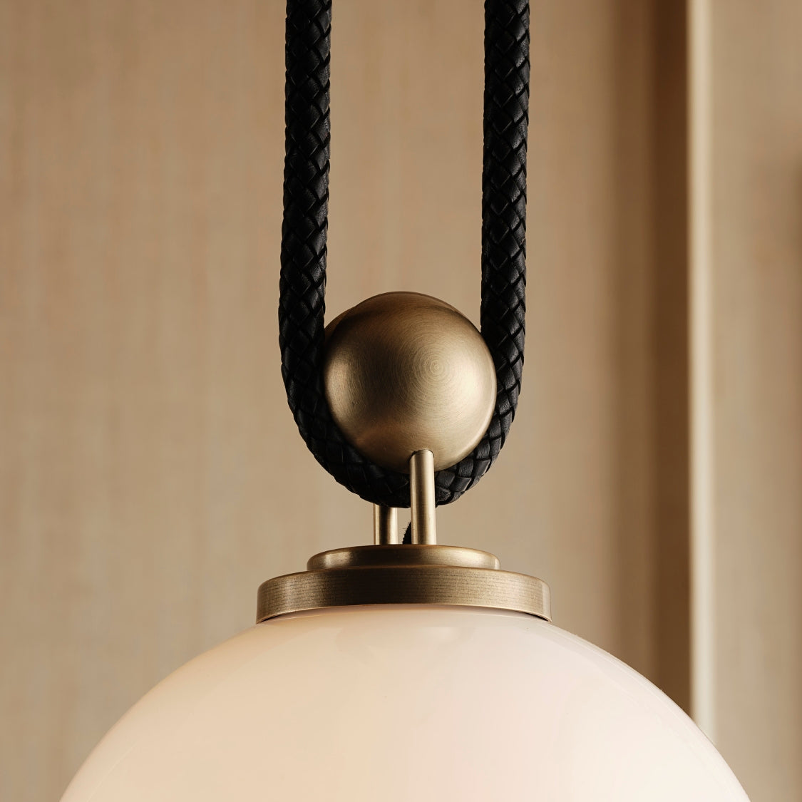 Pulley 8" (Natural Brass, Black Leather)