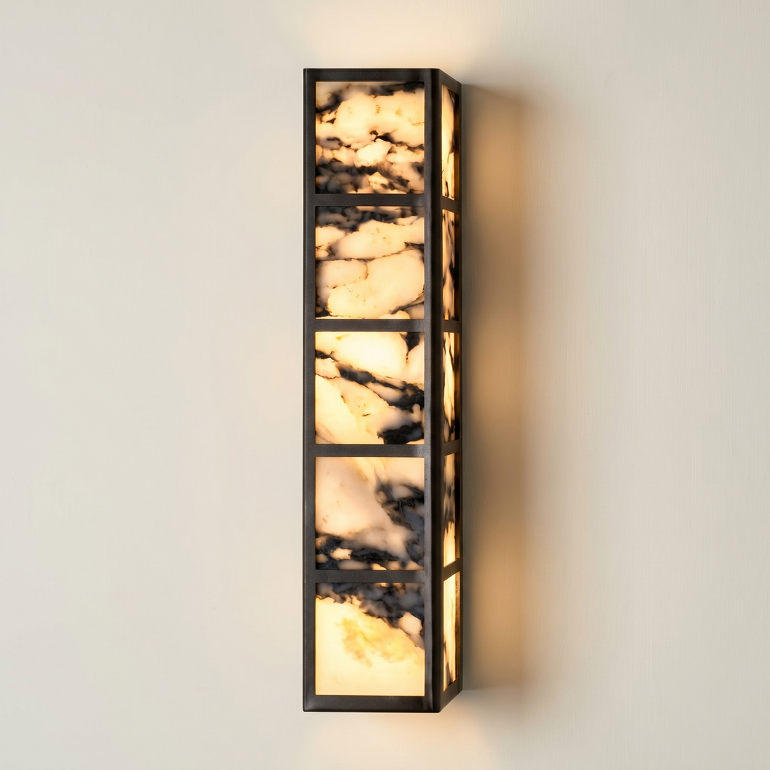 Queens 5 (Black, Calacatta Marble)