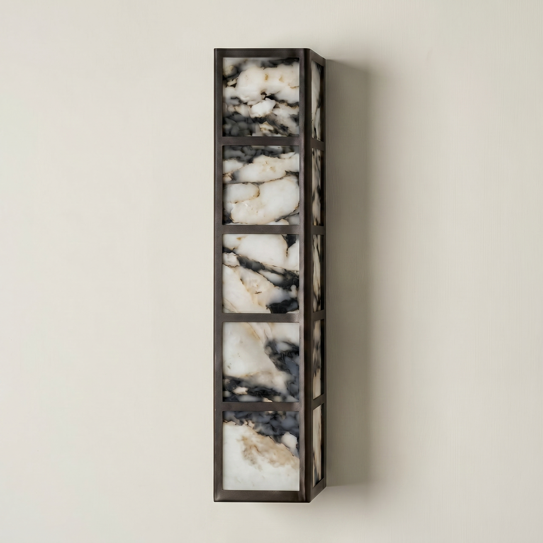 Queens 5 (Black, Calacatta Marble)