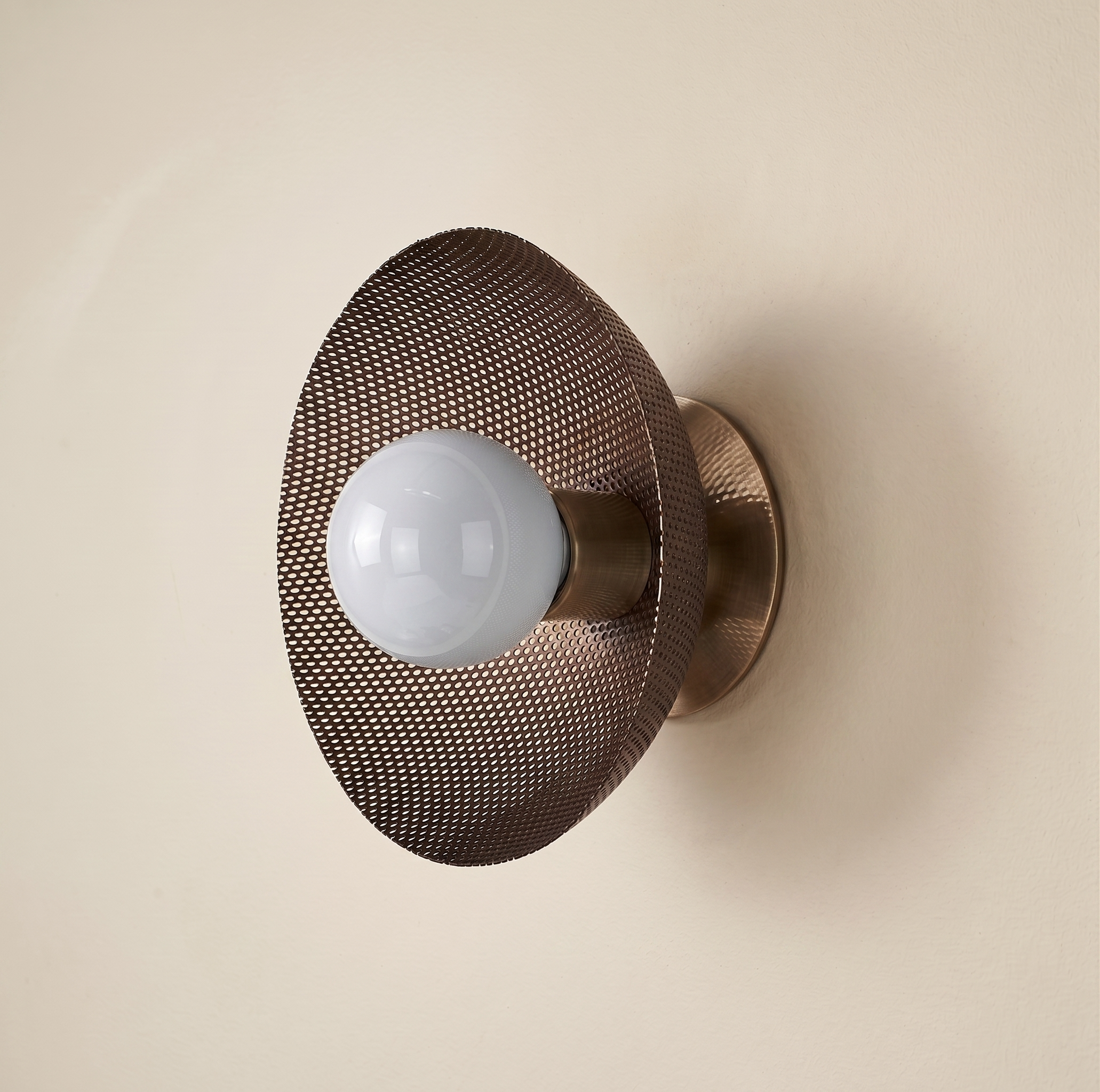 Quick Ship Centric Petite Mesh Wall Sconce - Thumbnail 5