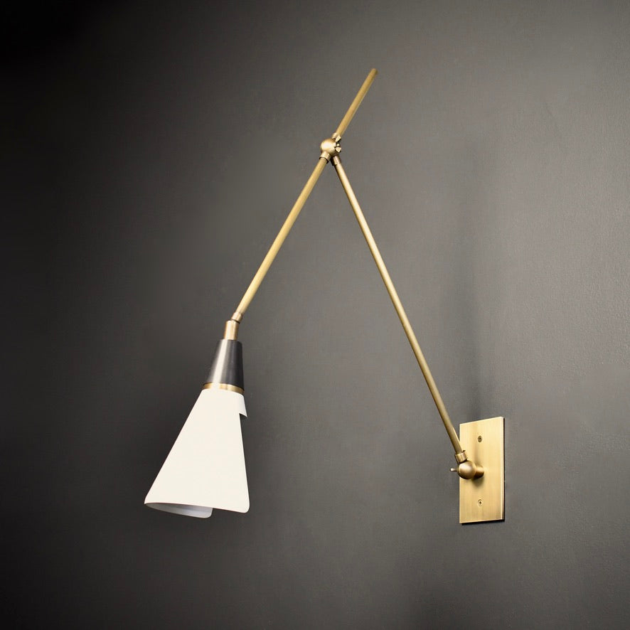 Magari Wall Lamp (Perfect White/Oil Rubbed Bronze/Natural Brass)